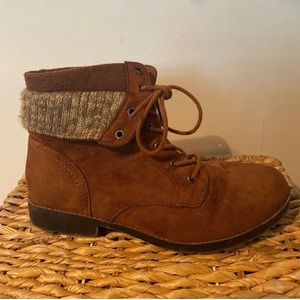 Arizona brown suede boots